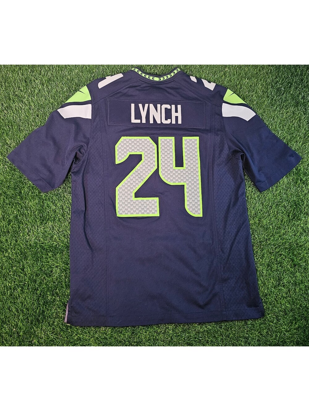 Authentic Seattle Seahawks Lynch NFL #24 Football Jersey Medium Beast Mode - Picture 2 of 9